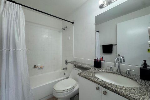 Copropriété à vendre à Miami Beach, Floride: 2 chambres, 63.17 m2 № 1943383 - photo 5