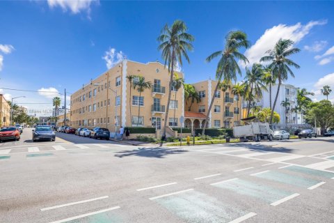 Copropriété à vendre à Miami Beach, Floride: 2 chambres, 63.17 m2 № 1943383 - photo 26
