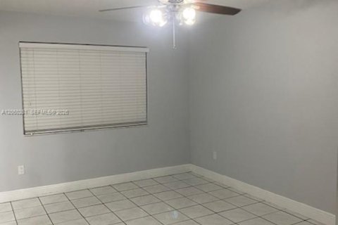 Copropriété à louer à Hialeah, Floride: 2 chambres, 78.97 m2 № 2169212 - photo 14