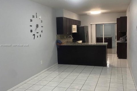 Copropriété à louer à Hialeah, Floride: 2 chambres, 78.97 m2 № 2169212 - photo 5