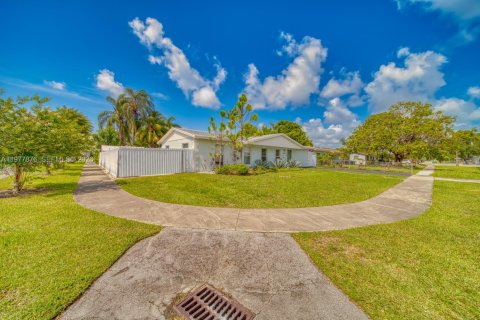 Купить виллу или дом в Пальметто-Бей, Флорида 3 спальни, 153.01м2, № 2042438 - фото 25