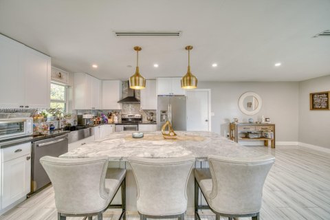 Купить виллу или дом в Пальметто-Бей, Флорида 3 спальни, 153.01м2, № 2042438 - фото 7