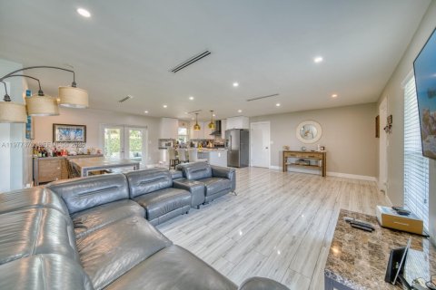 Купить виллу или дом в Пальметто-Бей, Флорида 3 спальни, 153.01м2, № 2042438 - фото 12