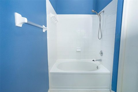 Townhouse in Tampa, Florida 2 bedrooms, 107.02 sq.m. № 1804037 - photo 16