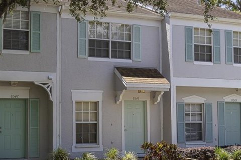 Townhouse in Tampa, Florida 2 bedrooms, 107.02 sq.m. № 1804037 - photo 1