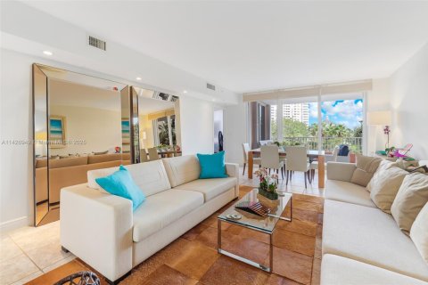 Condo in Key Biscayne, Florida, 3 bedrooms  № 1697951 - photo 1