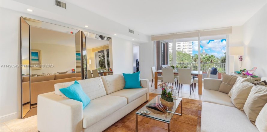 Condo in Key Biscayne, Florida, 3 bedrooms  № 1697951