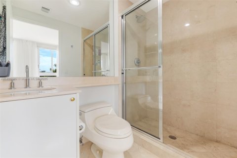 Condo in Key Biscayne, Florida, 3 bedrooms  № 1697951 - photo 13