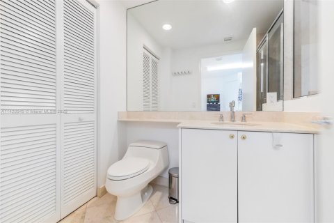 Condo in Key Biscayne, Florida, 3 bedrooms  № 1697951 - photo 20