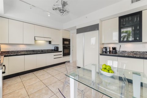 Condo in Key Biscayne, Florida, 3 bedrooms  № 1697951 - photo 6