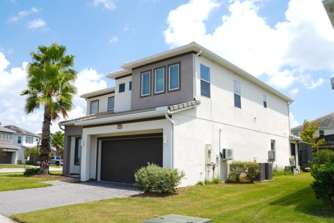 House in Kissimmee, Florida 5 bedrooms, 284.93 sq.m. № 2181347 - photo 8