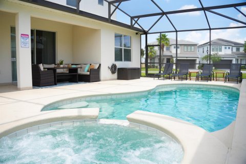House in Kissimmee, Florida 5 bedrooms, 284.93 sq.m. № 2181347 - photo 6
