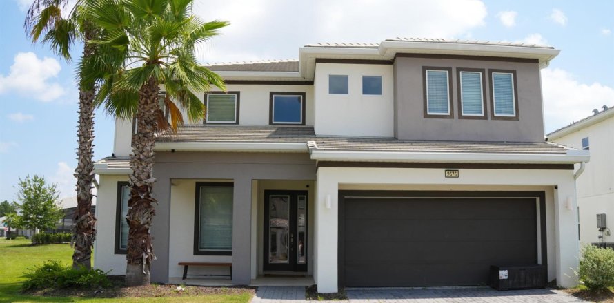 House in Kissimmee, Florida 5 bedrooms, 284.93 sq.m. № 2181347