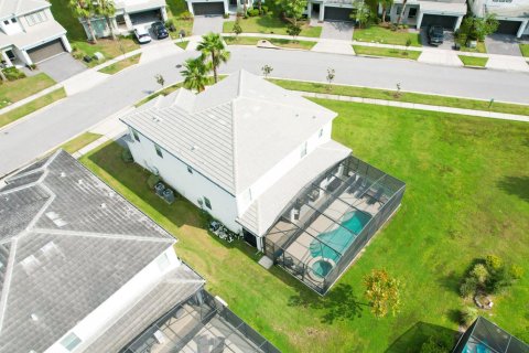 House in Kissimmee, Florida 5 bedrooms, 284.93 sq.m. № 2181347 - photo 4