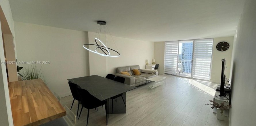 Condominio en Aventura, Florida, 1 dormitorio № 1865773