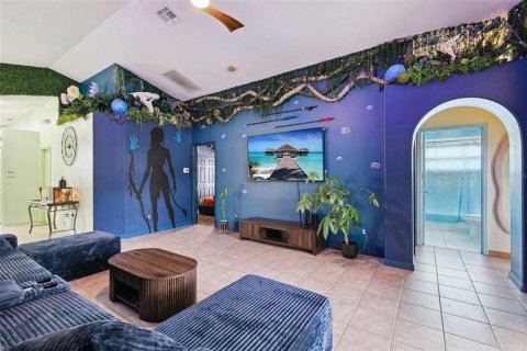 House in Kissimmee, Florida 4 bedrooms, 166.39 sq.m. № 2424188 - photo 15