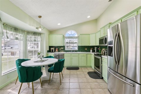 House in Kissimmee, Florida 4 bedrooms, 166.39 sq.m. № 2424188 - photo 10