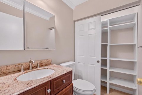 Condo in Delray Beach, Florida, 2 bedrooms № 2172357 - photo 18