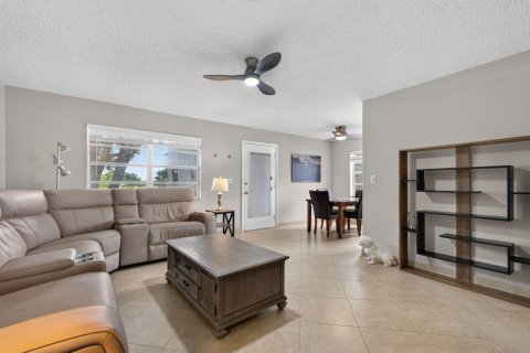 Condo in Delray Beach, Florida, 2 bedrooms № 2172357 - photo 5
