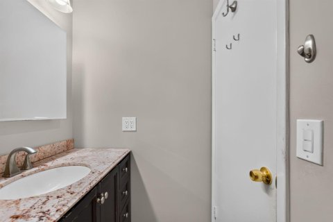 Condo in Delray Beach, Florida, 2 bedrooms № 2172357 - photo 19