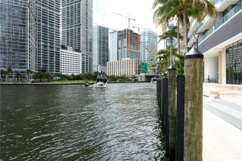 Condominio en venta en Miami, Florida, 7 dormitorios, 1845.78 m2 № 2012876 - foto 19