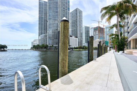 Condominio en venta en Miami, Florida, 7 dormitorios, 1845.78 m2 № 2012876 - foto 18