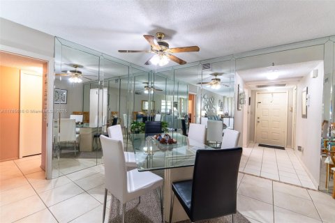 Купить кондоминиум в Помпано-Бич, Флорида 3 спальни, 150.5м2, № 1958604 - фото 1