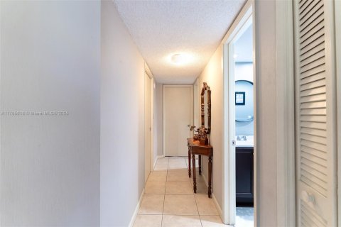 Купить кондоминиум в Помпано-Бич, Флорида 3 спальни, 150.5м2, № 1958604 - фото 27