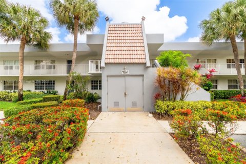 Купить кондоминиум в Помпано-Бич, Флорида 3 спальни, 150.5м2, № 1958604 - фото 13