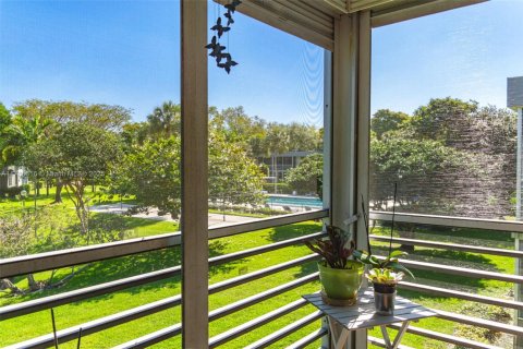 Купить кондоминиум в Помпано-Бич, Флорида 3 спальни, 150.5м2, № 1958604 - фото 15