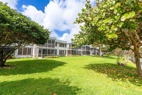 Купить кондоминиум в Помпано-Бич, Флорида 3 спальни, 150.5м2, № 1958604 - фото 16