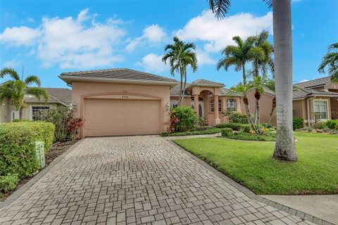 Villa ou maison à vendre à Fort Myers, Floride: 3 chambres, 175.12 m2 № 2299413 - photo 2