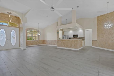 Villa ou maison à vendre à Fort Myers, Floride: 3 chambres, 175.12 m2 № 2299413 - photo 6