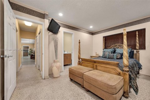 Casa en venta en Hialeah, Florida, 2 dormitorios, 110.55 m2 № 2033470 - foto 22