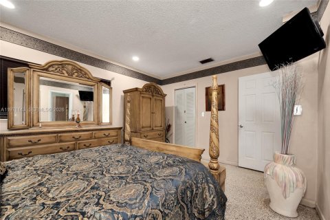 Casa en venta en Hialeah, Florida, 2 dormitorios, 110.55 m2 № 2033470 - foto 21