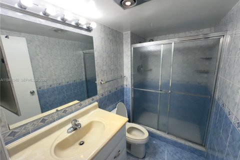 Copropriété à louer à Aventura, Floride: 2 chambres, 106.19 m2 № 2079874 - photo 18