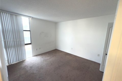 Copropriété à louer à Aventura, Floride: 2 chambres, 106.19 m2 № 2079874 - photo 15