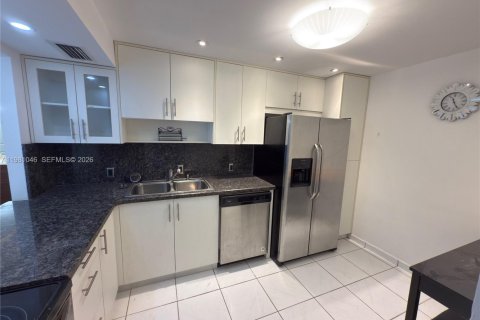 Copropriété à louer à Aventura, Floride: 2 chambres, 106.19 m2 № 2079874 - photo 7