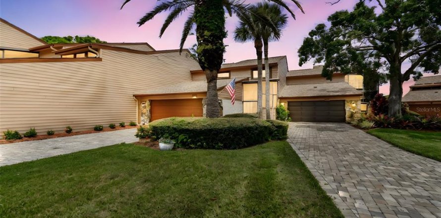 Adosado en Clearwater, Florida 4 dormitorios, 255.11 m2 № 1904085