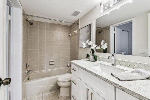 Touwnhouse à vendre à Clearwater, Floride: 4 chambres, 255.11 m2 № 1904085 - photo 12