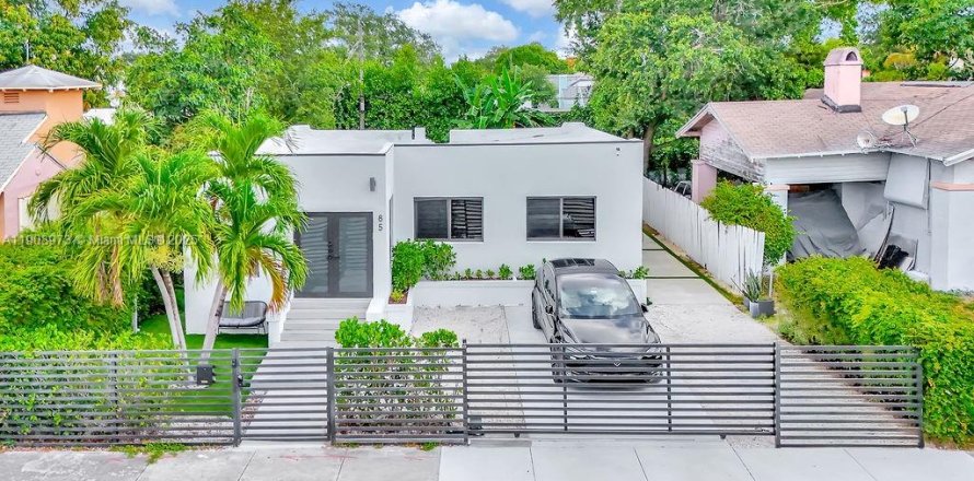 Casa en Miami, Florida 4 dormitorios, 144.93 m2 № 2054911