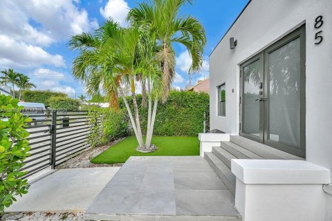 Casa en alquiler en Miami, Florida, 4 dormitorios, 144.93 m2 № 2054911 - foto 5