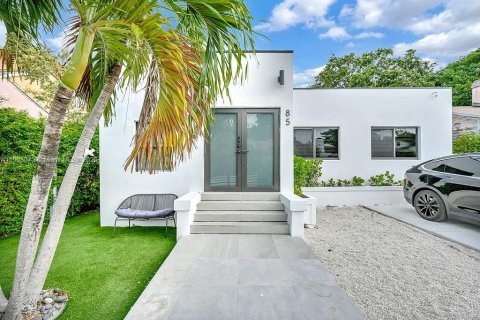 Casa en alquiler en Miami, Florida, 4 dormitorios, 144.93 m2 № 2054911 - foto 3