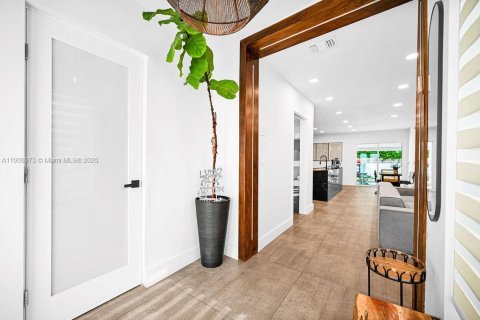 Casa en alquiler en Miami, Florida, 4 dormitorios, 144.93 m2 № 2054911 - foto 16