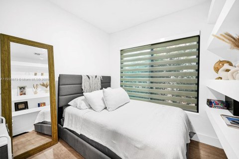 Casa en alquiler en Miami, Florida, 4 dormitorios, 144.93 m2 № 2054911 - foto 25