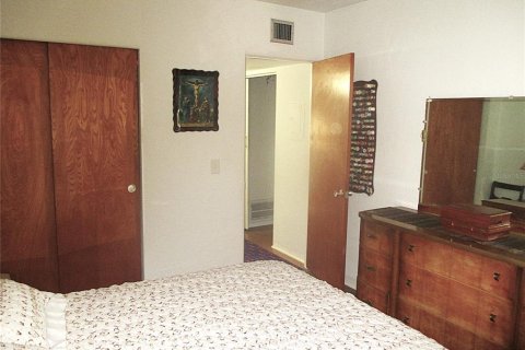 Condominio en venta en Kenneth City, Florida, 2 dormitorios, 81.29 m2 № 1777981 - foto 10