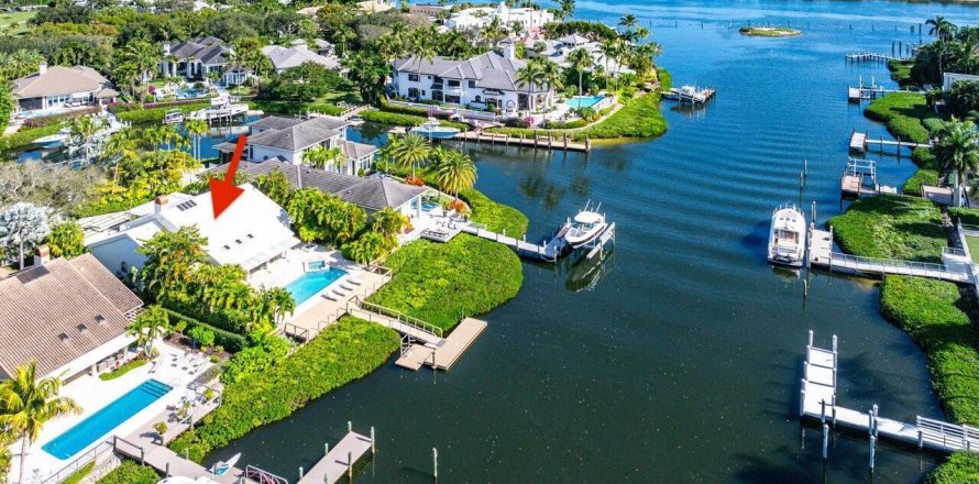 House in Jupiter, Florida 3 bedrooms, 267.84 sq.m. № 2253033