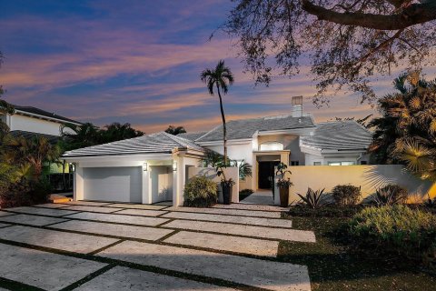 House in Jupiter, Florida 3 bedrooms, 267.84 sq.m. № 2253033 - photo 5