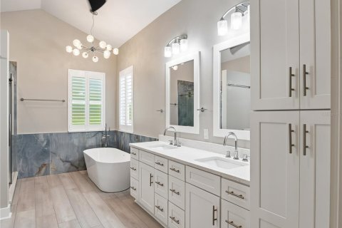 House in Groveland, Florida 5 bedrooms, 436.64 sq.m. № 2313064 - photo 15