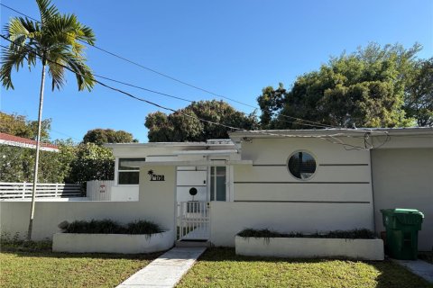 Купить виллу или дом в Майами, Флорида 2 спальни, 128.11м2, № 2048845 - фото 12